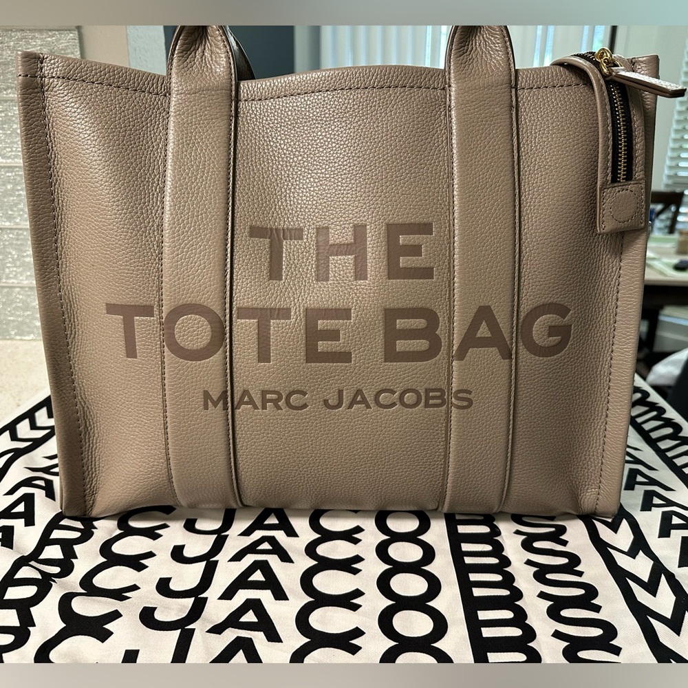Marc Jacobs Cement The Tote Bag Large